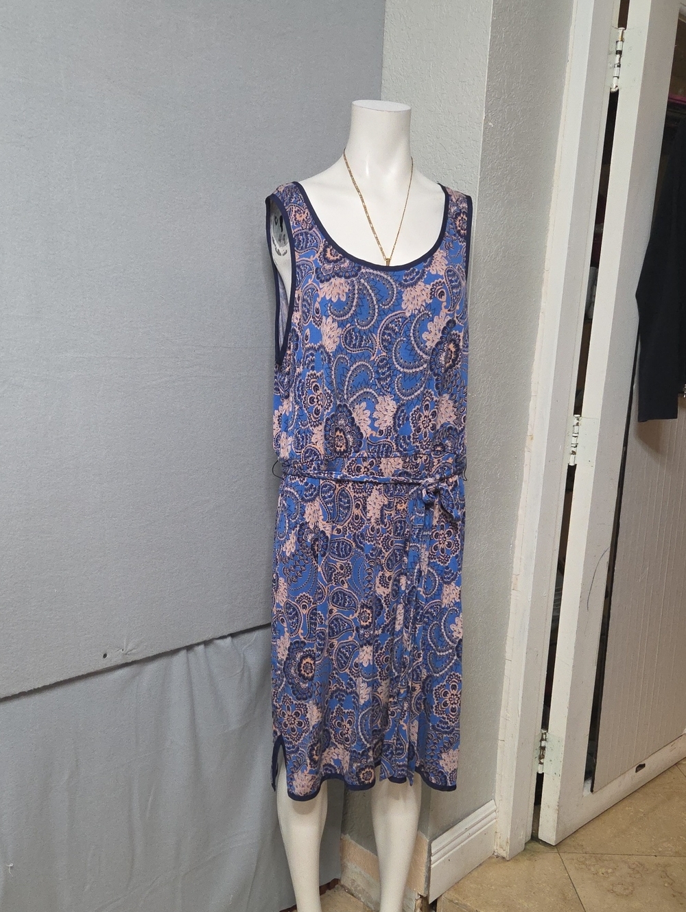 a.n.a Blue and Pink Paisley Sleeveless Dress with Tie Waist P2p 22